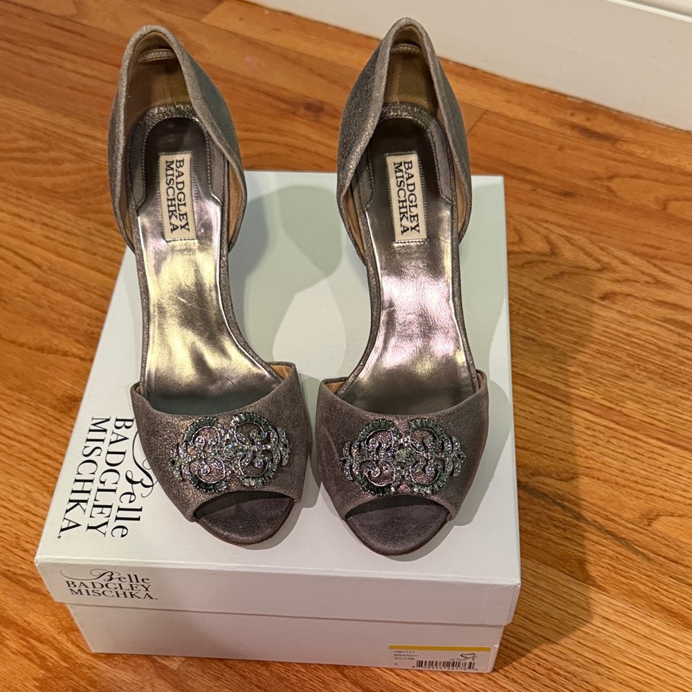 Badgley Mischka Metallic Silver Peep-Toe Heels